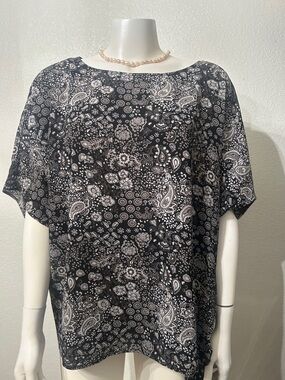 Michael Kors Black & White Paisley Short Sleeve with Bottom TieTop